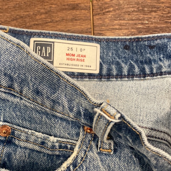 Mom Jeans, High Waisted Size 25 (0) - Picture 2 of 3